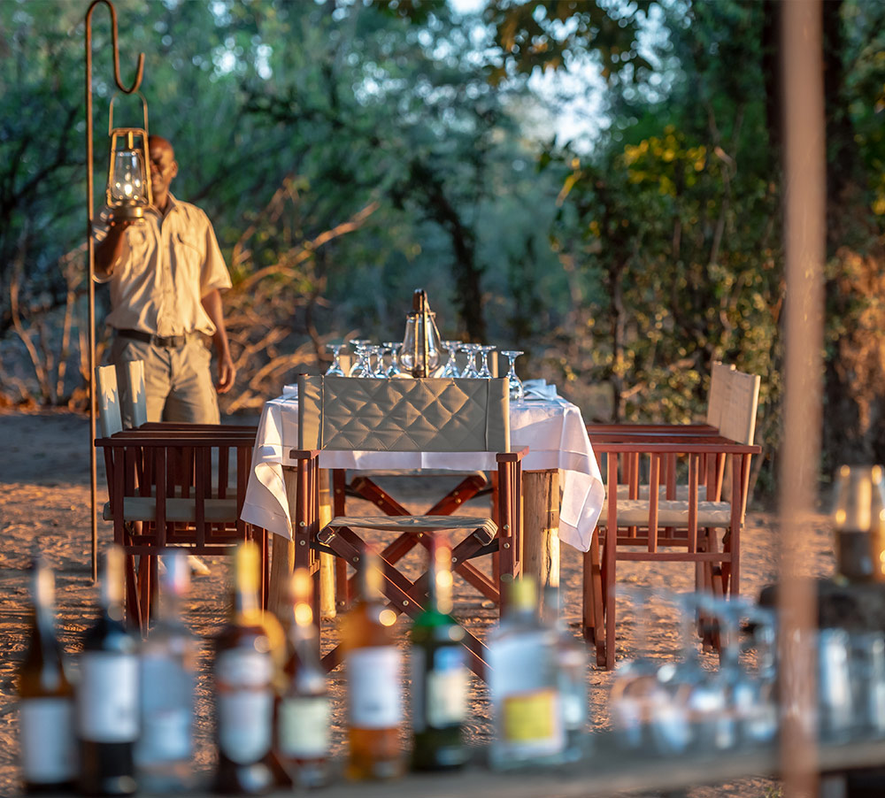 rhinosafaricamp_restaurant_02